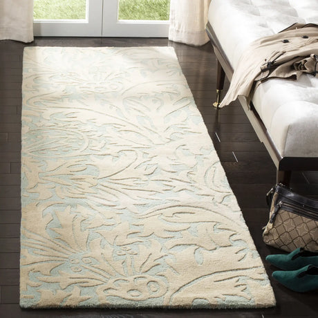 Safavieh Soho 2'-6" x 8'-0" Rug in Light Blue / Beige