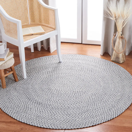 Safavieh Braided 5'-0" x 5'-0" Rug in Grey / Ivory