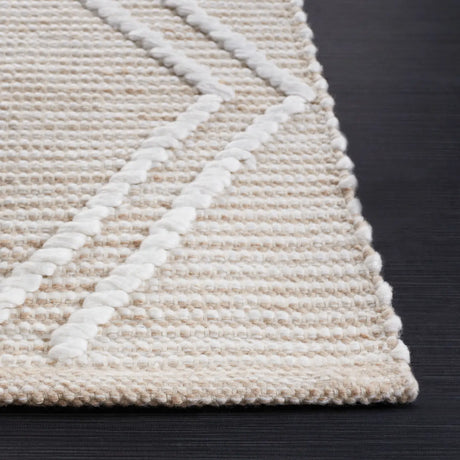 Safavieh Kilim 4'-0" x 6'-0" Rug in Natural / Ivory