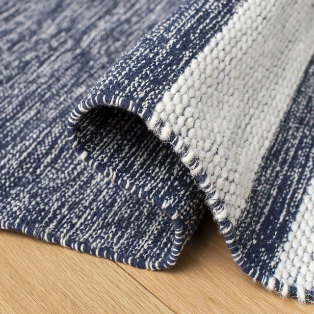 Safavieh Striped Kilim 4'-0" x 6'-0" Rug in Navy / Ivory