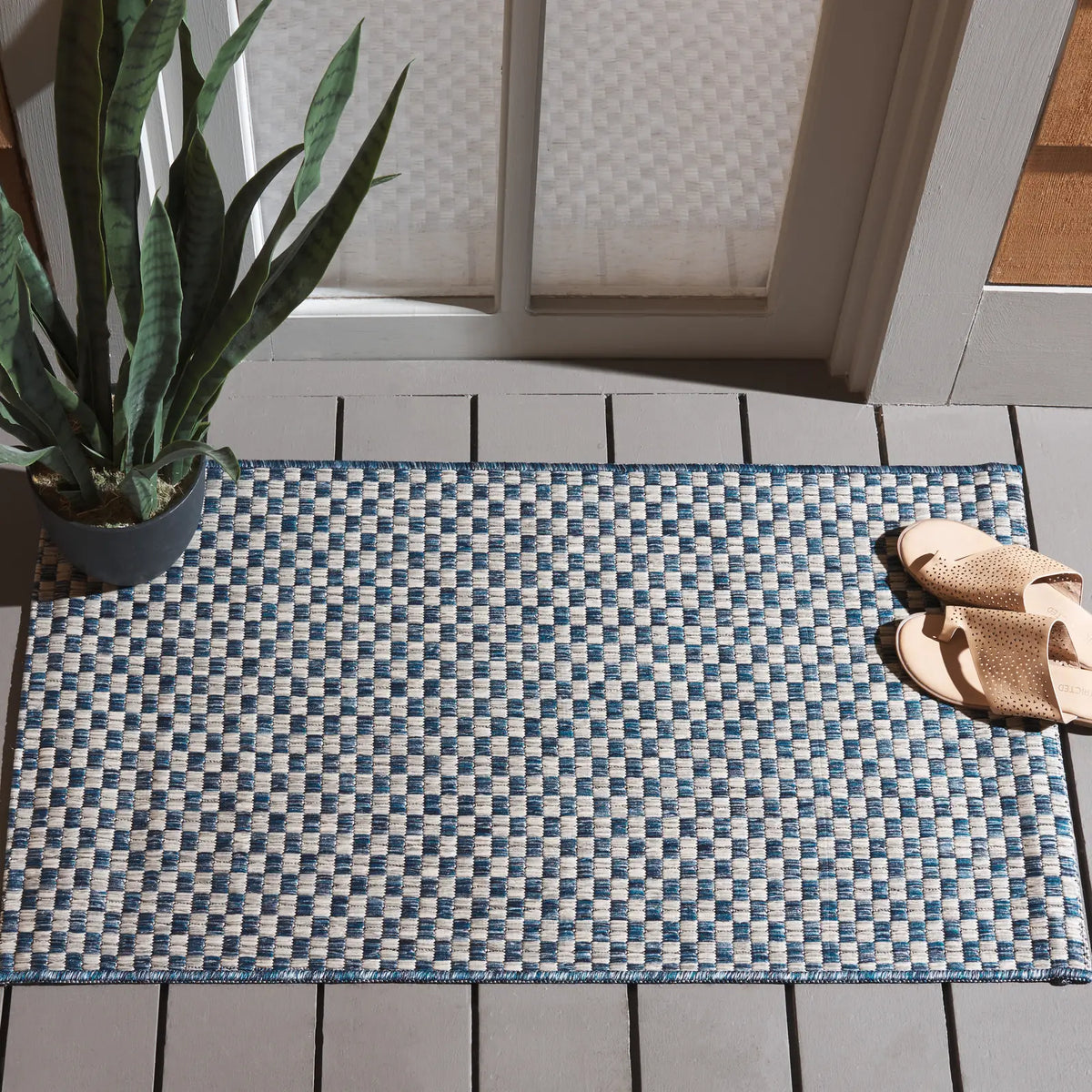 Safavieh Courtyard 2'-0" x 3'-7" Rug in Blue / Light Grey