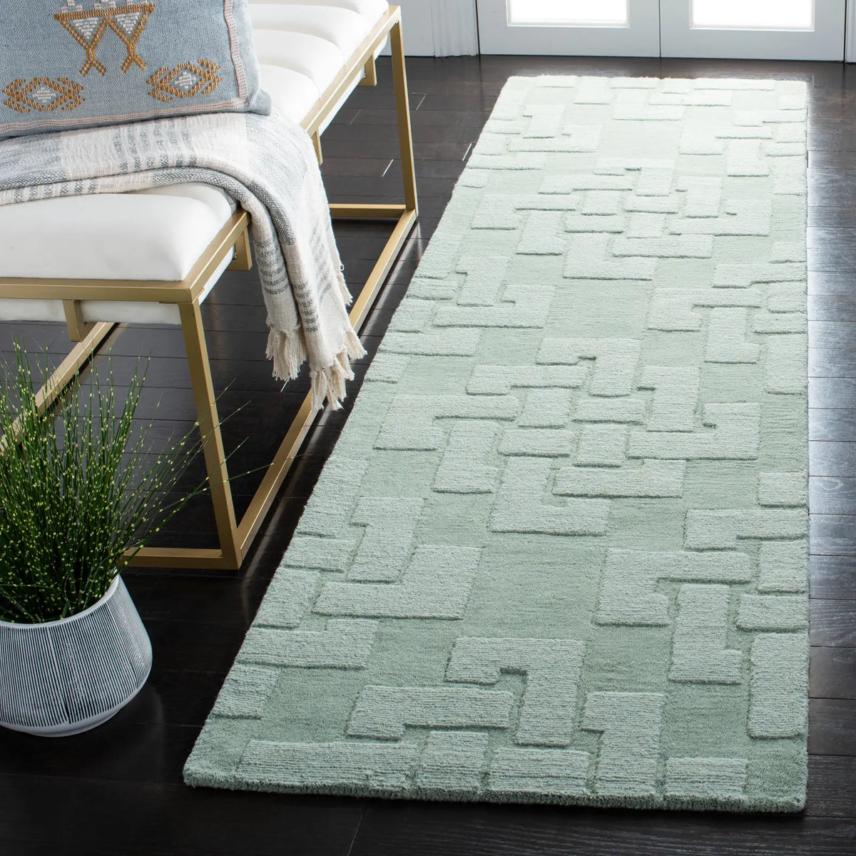 Safavieh Martha Stewart 2'-3" x 8'-0" Rug in Sea Anemone
