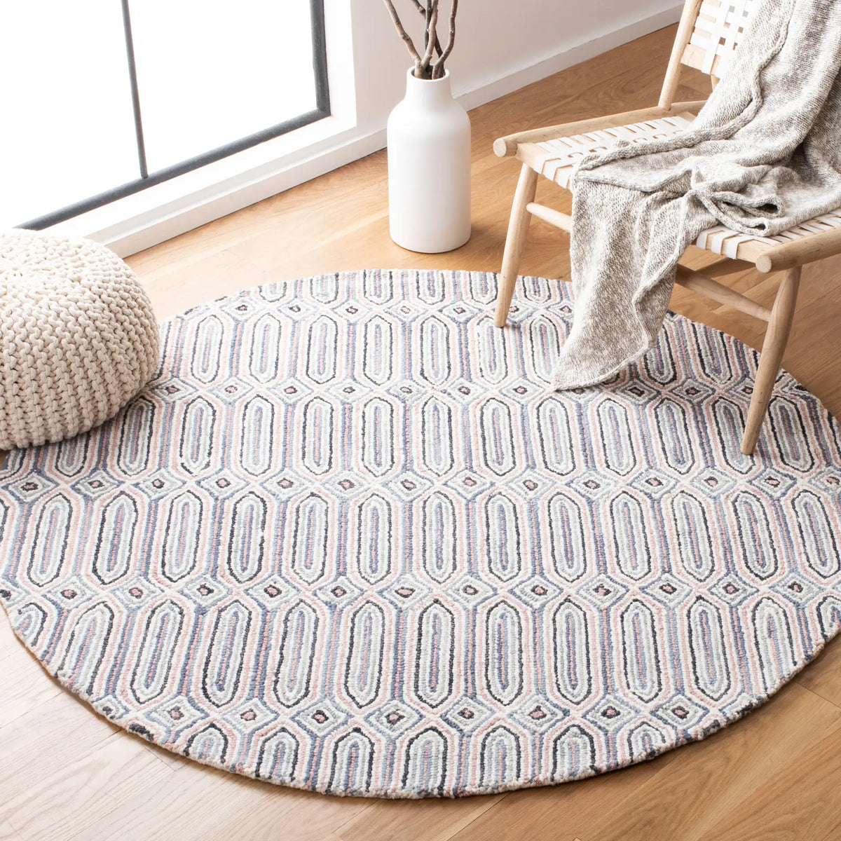 Safavieh Micro-Loop 5'-0" x 5'-0" Rug in Pink / Grey