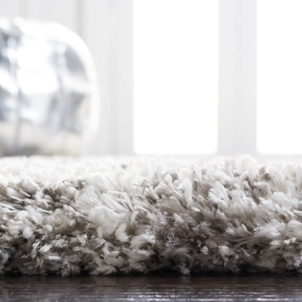 Safavieh Iceland Shag 4'-0" x 6'-0" Rug in Ivory / Grey
