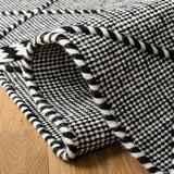 Safavieh Casablanca 4'-0" x 6'-0" Rug in Black / Ivory