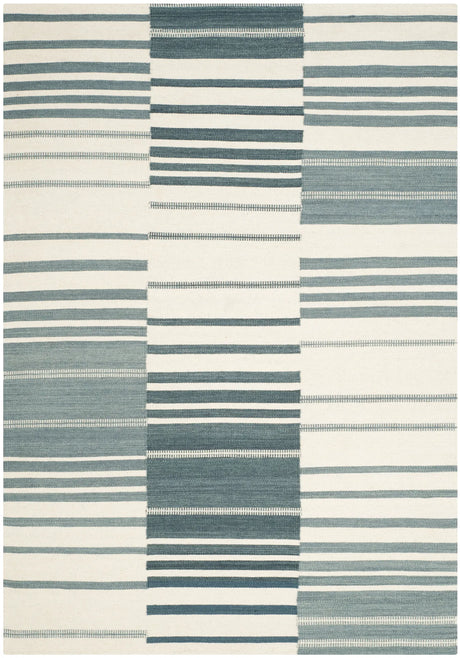 Safavieh Kilim 5'-0" x 8'-0" Rug in Blue / Ivory