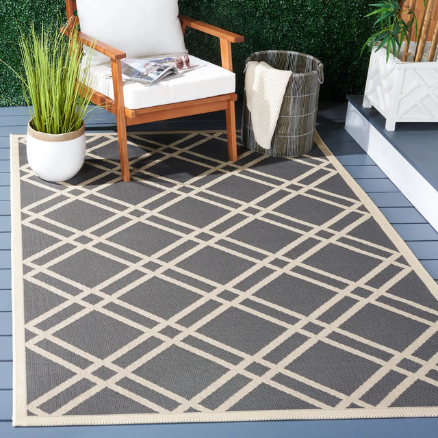 Safavieh Courtyard 4'-0" x 5'-7" Rug in Anthracite / Beige