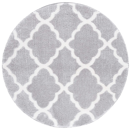 Safavieh Tahoe Shag 6'-7" x 6'-7" Rug in Light Grey / White