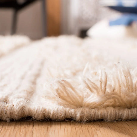 Safavieh Casablanca 5'-0" x 8'-0" Rug in Beige