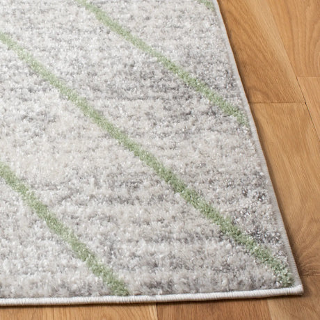 Safavieh Adirondack 4'-0" x 6'-0" Rug in Grey / Green