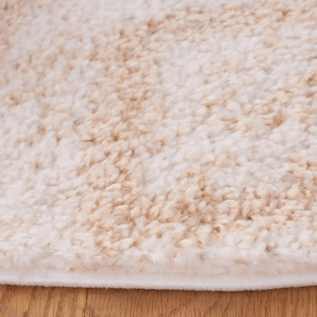 Safavieh Berber Shag 7'-0" x 7'-0" Rug in Ivory / Beige