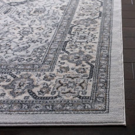 Safavieh Isabella 4'-0" x 6'-0" Rug in Light Grey / Cream