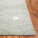 Safavieh Ebony 4'-0" x 6'-0" Rug in Sage / Ivory