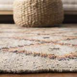 Safavieh Kilim 4'-0" x 6'-0" Rug in Beige / Gold