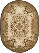 Safavieh Heritage 4'-6" x 6'-6" Rug in Beige / Green