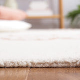 Safavieh Blossom 4'-0" x 6'-0" Rug in Ivory / Pink