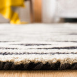 Safavieh Micro-Loop 5'-0" x 8'-0" Rug in Charcoal / Ivory