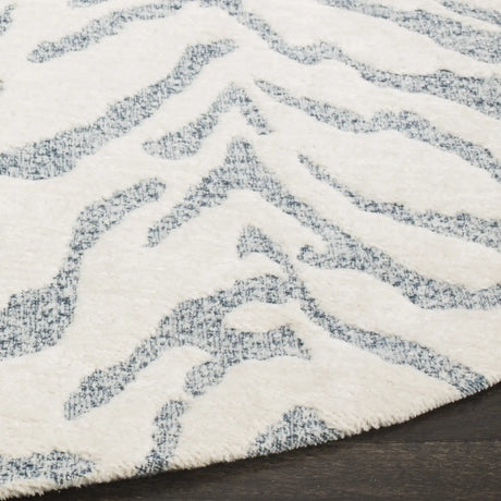 Safavieh Marbella 6'-0" x 6'-0" Rug in Blue / Ivory
