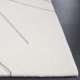Safavieh Mykonos 4'-0" x 6'-0" Rug in Ivory / Silver