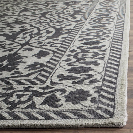 Safavieh Restoration Vintage 8'-0" x 10'-0" Rug in Silver / Grey