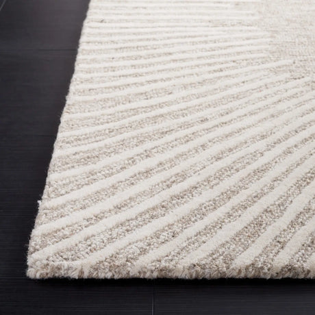 Safavieh Abstract 4'-0" x 6'-0" Rug in Natural / Ivory
