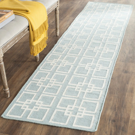Safavieh Martha Stewart 2'-3" x 9'-0" Rug in Geyser Blue