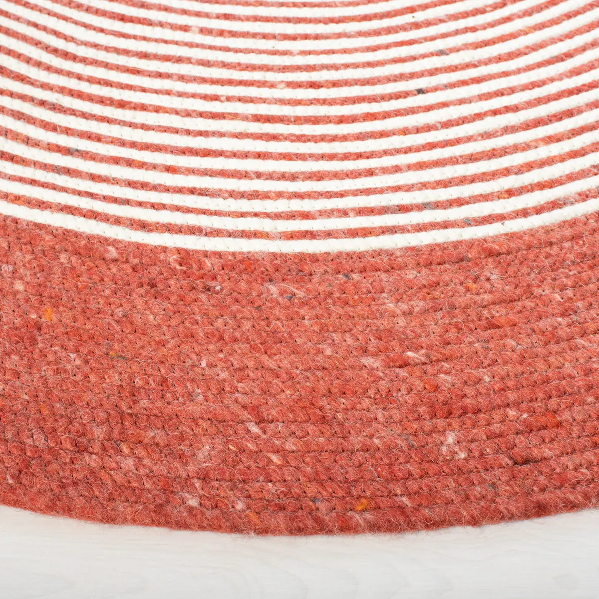 Safavieh Braided 5'-0" x 7'-0" Rug in Red / Ivory