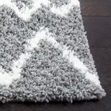 Safavieh Berber Shag 4'-5" x 6'-5" Rug in Light Grey / Cream