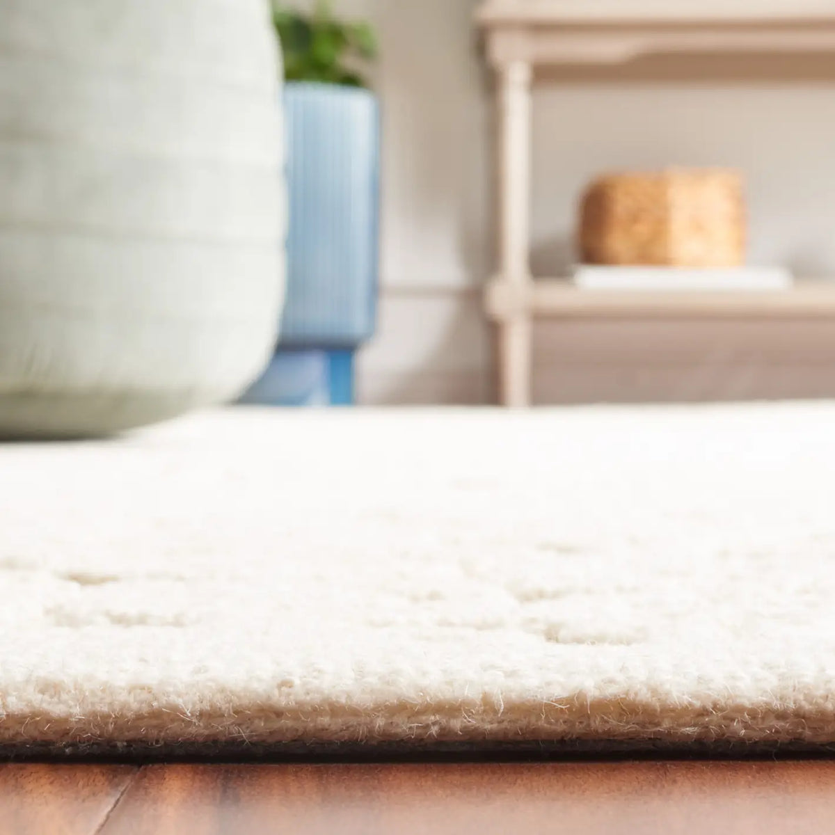 Safavieh Textural 4'-0" x 6'-0" Rug in Ivory