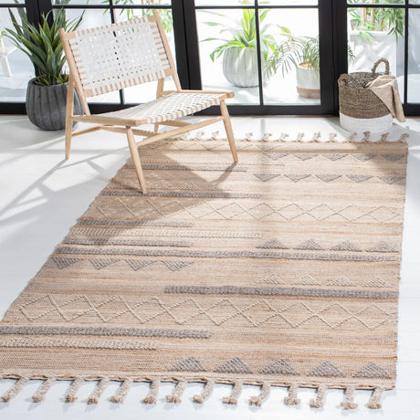 Safavieh Natura 4'-0" x 6'-0" Rug in Natural / Beige