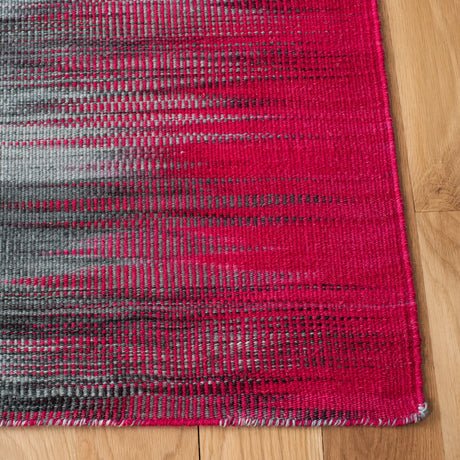 Safavieh Kilim 5'-0" x 8'-0" Rug in Fuchsia / Charcoal