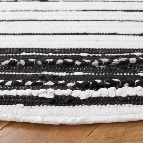 Safavieh Striped Kilim 6'-0" x 6'-0" Rug in Black / Ivory