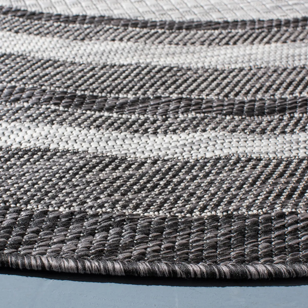 Safavieh Courtyard 10'-0" x 10'-0" Rug in Light Grey / Black