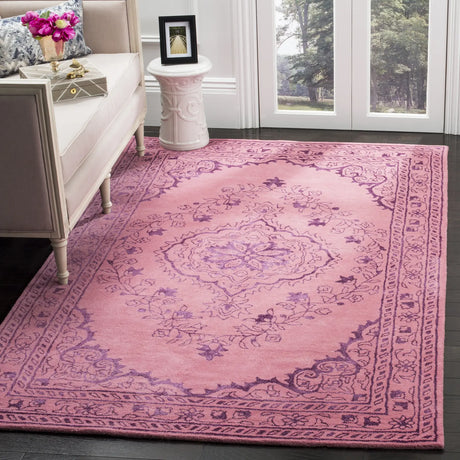 Safavieh Glamour 5'-0" x 8'-0" Rug in Pink