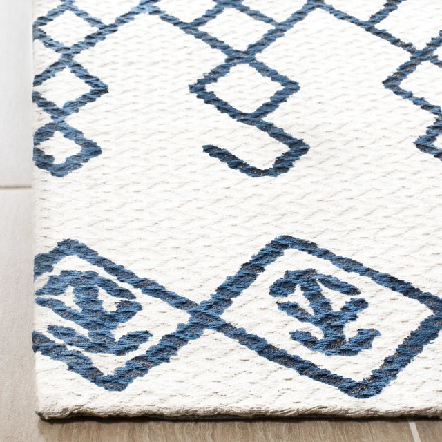 Safavieh Cedar Brook 4'-0" x 6'-0" Rug in Ivory / Navy