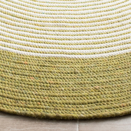 Safavieh Braided 5'-0" x 7'-0" Rug in Green / Ivory
