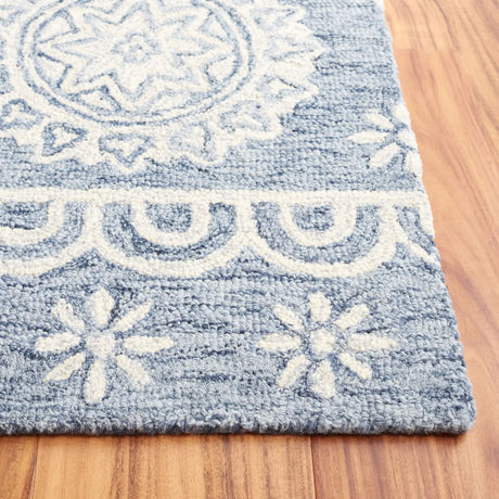 Safavieh Micro-Loop 5'-0" x 8'-0" Rug in Blue / Ivory