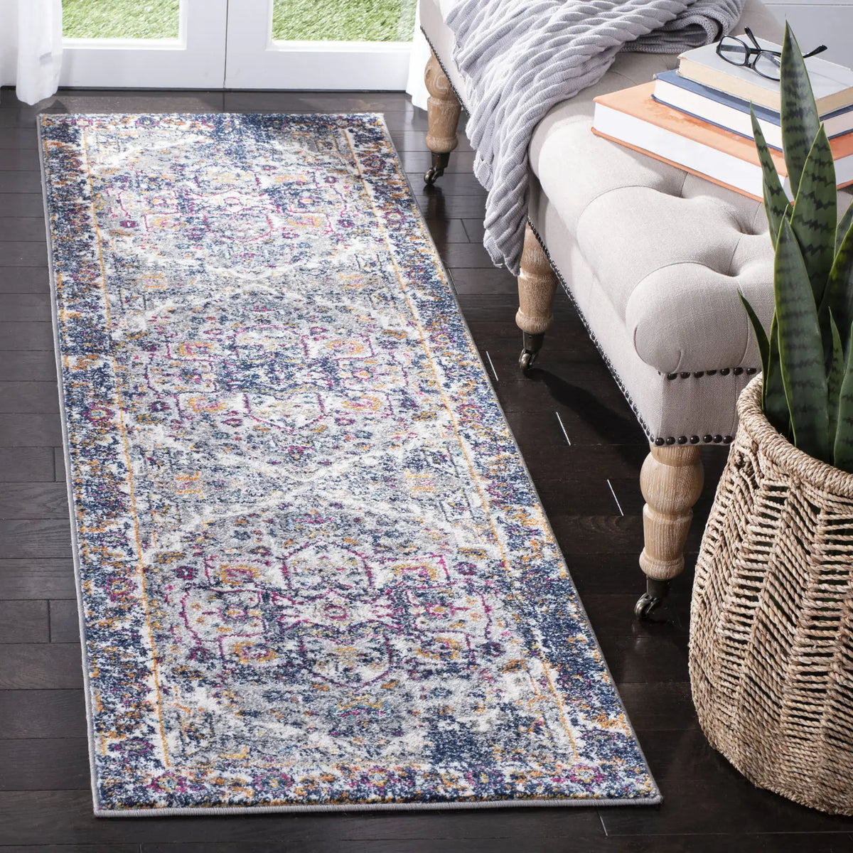 Safavieh Evoke 2'-2" x 7'-0" Rug in Grey / Navy