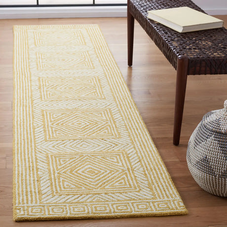 Safavieh Roslyn 2'-3" x 9'-0" Rug in Yellow / Ivory