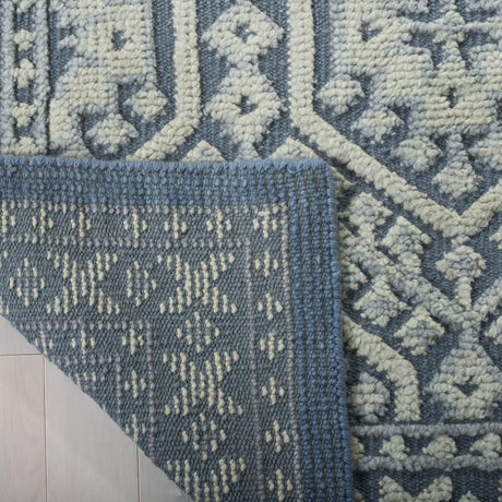 Safavieh Paseo 6'-0" x 9'-0" Rug in Blue