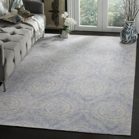 Safavieh Marbella 4'-0" x 6'-0" Rug in Blue / Ivory