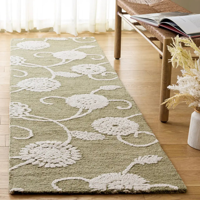Safavieh Metro 2'-3" x 8'-0" Rug in Green / Ivory