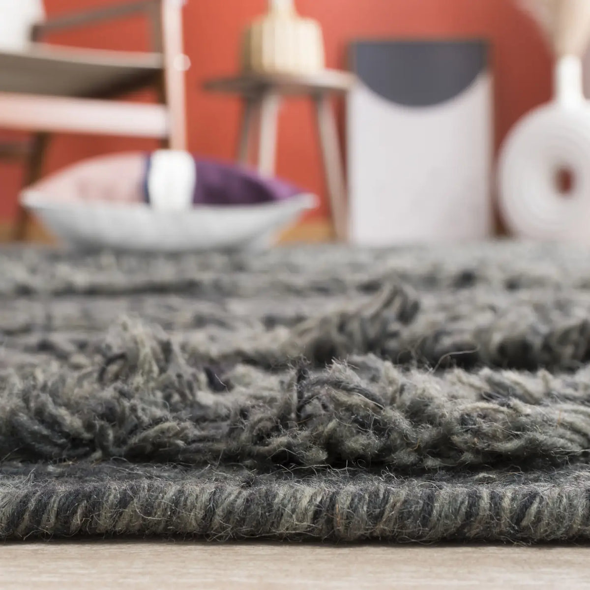 Safavieh Vermont 4'-0" x 6'-0" Rug in Charcoal / Ivory
