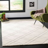 Safavieh Himalaya 4'-0" x 6'-0" Rug in Ivory / Silver