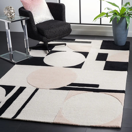 Safavieh Rodeo Drive 4'-0" x 6'-0" Rug in Blush / Black