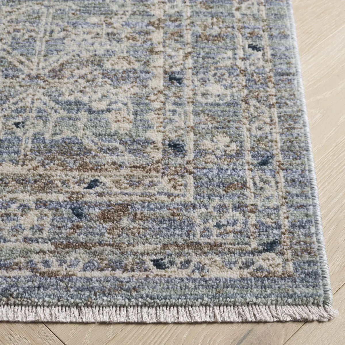 Safavieh Antique Patina 4'-0" x 5'-7" Rug in Blue / Ivory