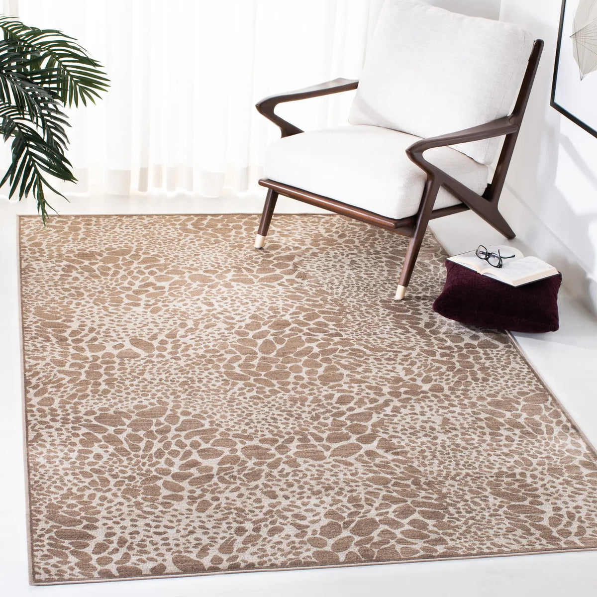 Safavieh Atlas 2'-7" x 4'-0" Rug in Camel / Stone