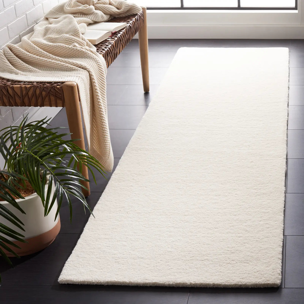 Safavieh Fifth Avenue 2'-3" x 11'-0" Rug in Ivory