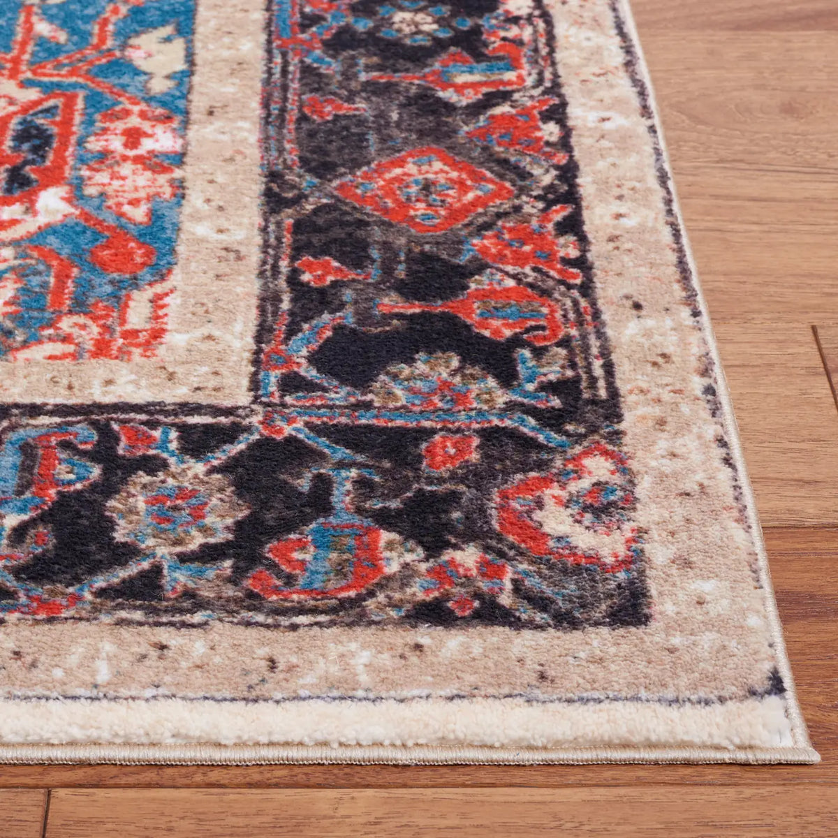 Safavieh Riviera 4'-5" x 6'-0" Rug in Ivory / Blue
