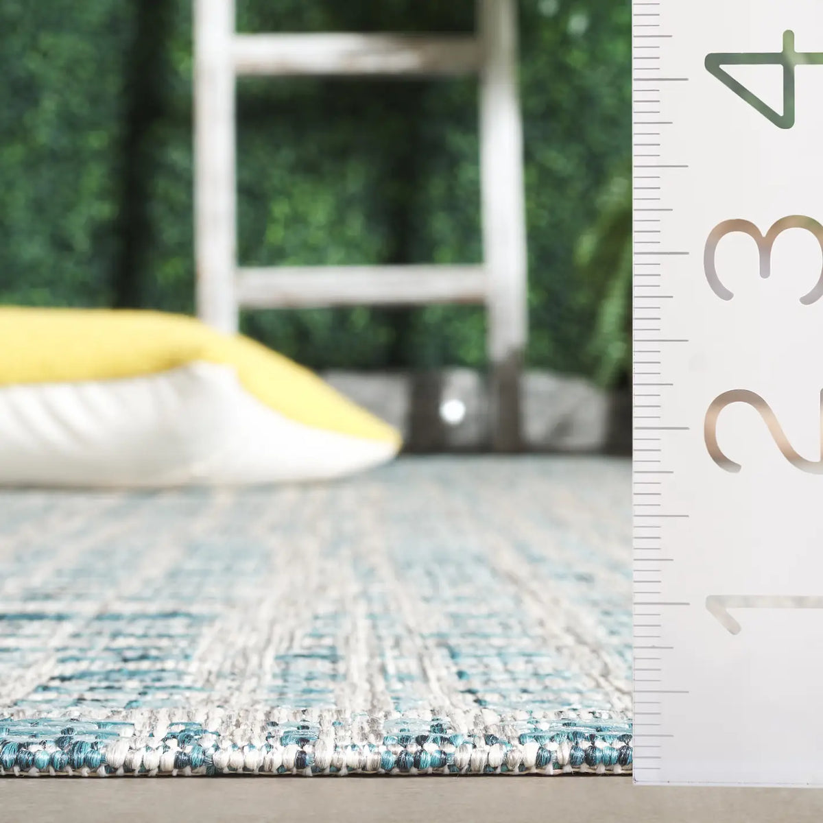 Safavieh Courtyard 5'-3" x 7'-7" Rug in Grey / Blue